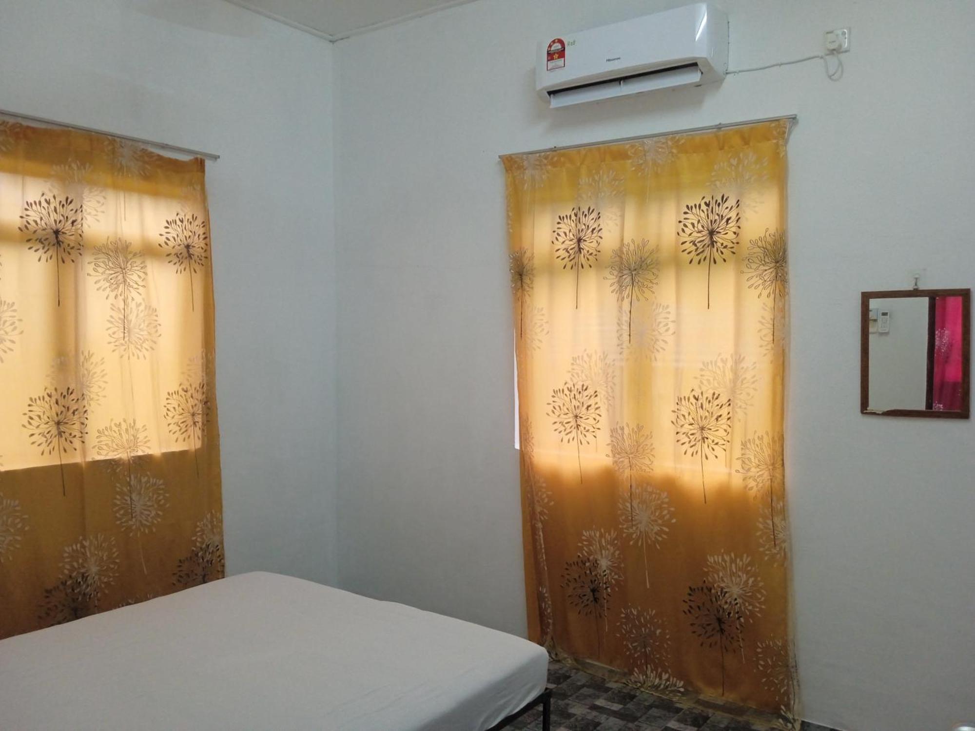 קואלה טרנגאנו Homestay Idaman B B With 2 Room Aircond 2 Quen Bed And Not Sharing Room -Privacy מראה חיצוני תמונה