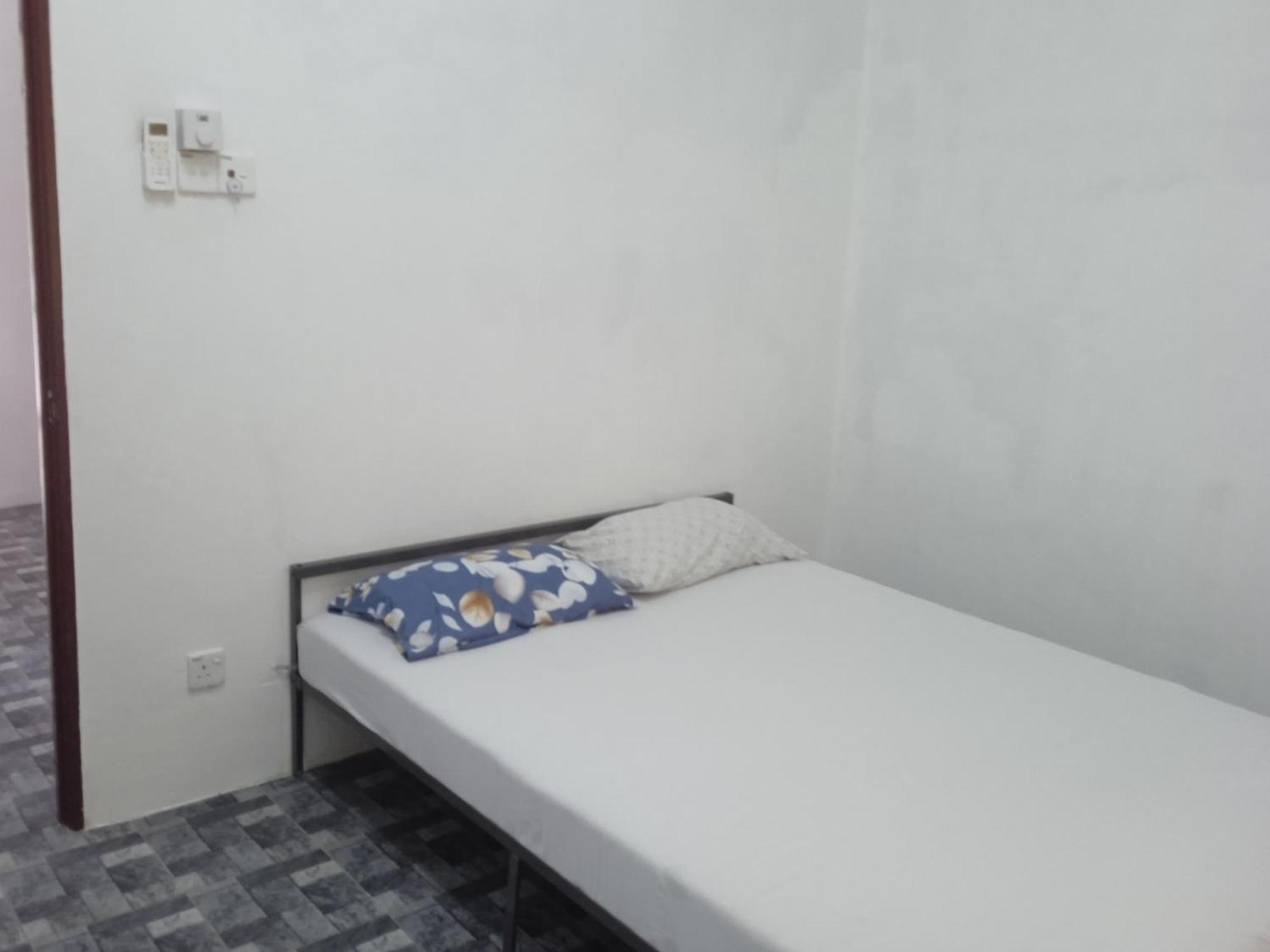 קואלה טרנגאנו Homestay Idaman B B With 2 Room Aircond 2 Quen Bed And Not Sharing Room -Privacy מראה חיצוני תמונה