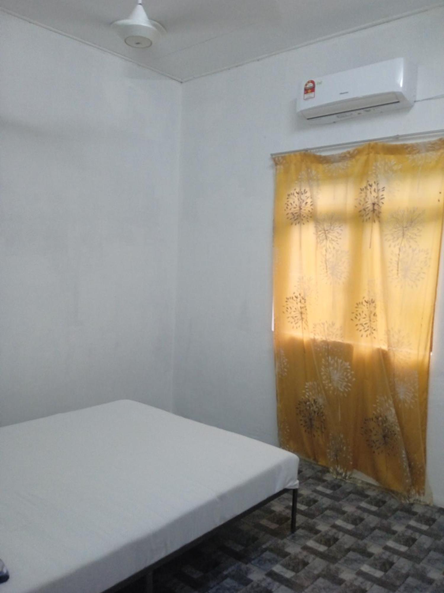 קואלה טרנגאנו Homestay Idaman B B With 2 Room Aircond 2 Quen Bed And Not Sharing Room -Privacy מראה חיצוני תמונה